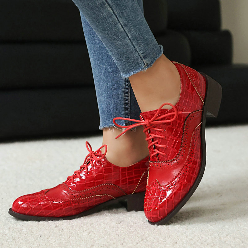 女性用ストーンプリントブローグオックスフォードシューズ、パテ - Patent Leather Oxford のレビューと価格