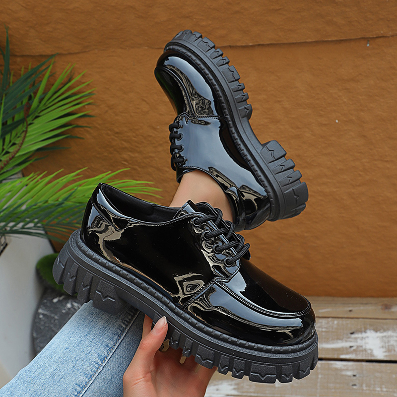 チャンキープラットフォームオックスフォードシューズ レディー - Patent Leather Oxford のレビューと価格