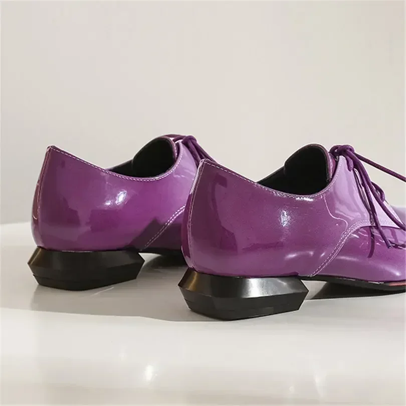 英国女性オックスフォードグラデーション赤紫パテントレザーフラ - Patent Leather Oxford のレビューと価格