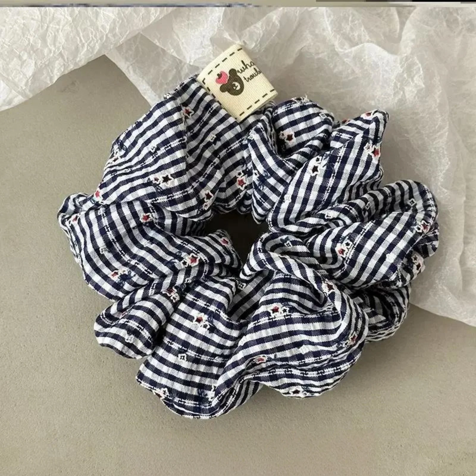 文学的な小花ポニーテールヘアアクセサリー、牧歌的な雰囲気の丈 - Tie Bar Clip のレビューと価格