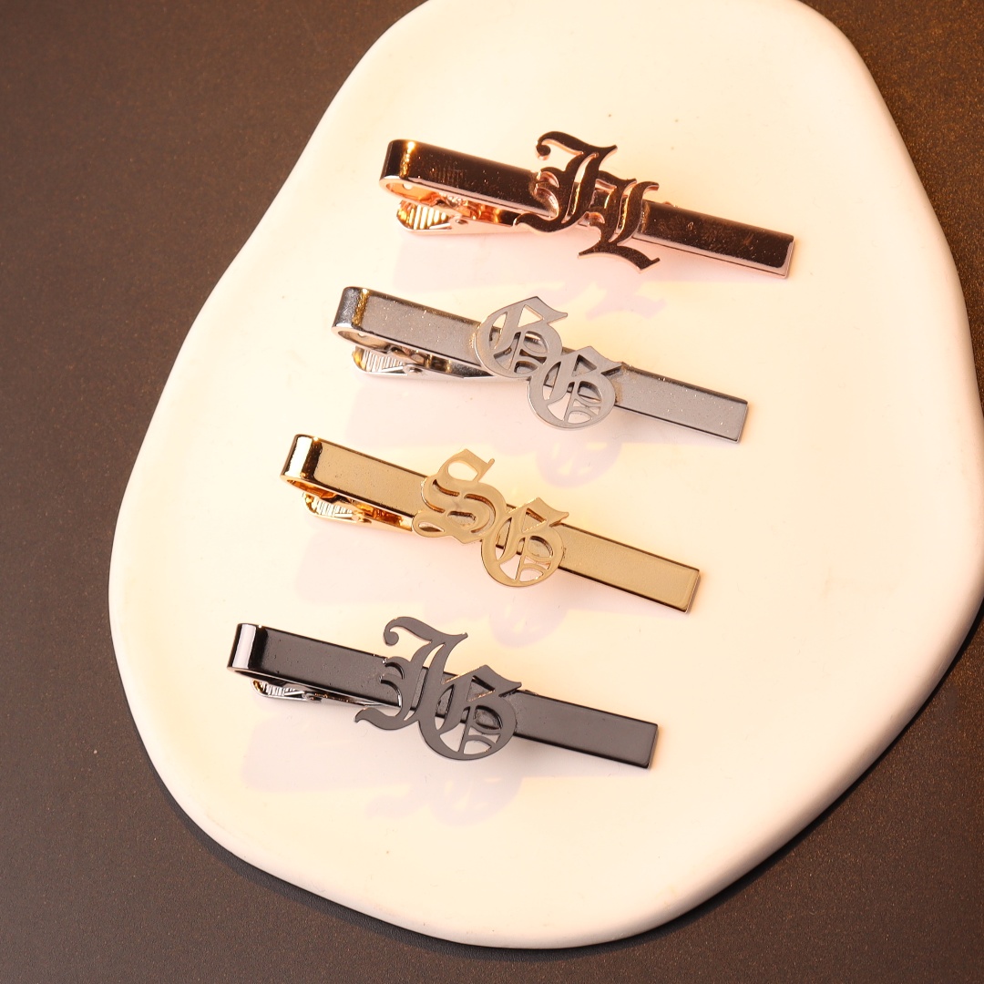 カスタム名イニシャルネクタイクリップ男性用結婚式ネクタイネク - Tie Bar Clip のレビューと価格