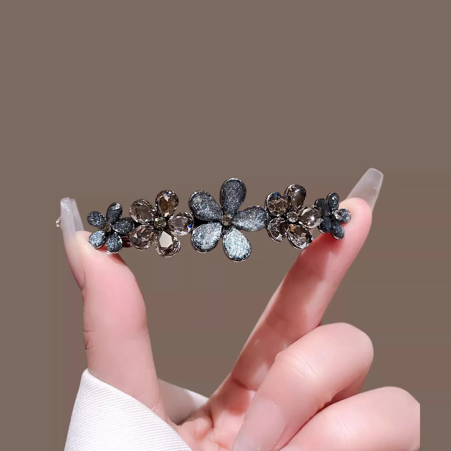 エレガントなクリスタルフラワーヘアピン春クリップハイエンド女 - Tie Bar Clip のレビューと価格