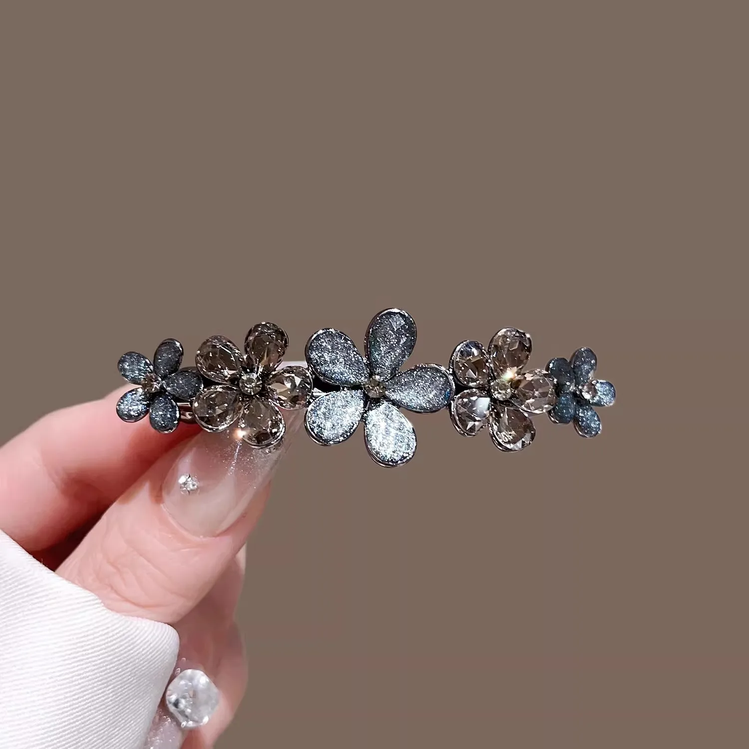 エレガントなクリスタルフラワーヘアピン春クリップハイエンド女 - Tie Bar Clip のレビューと価格