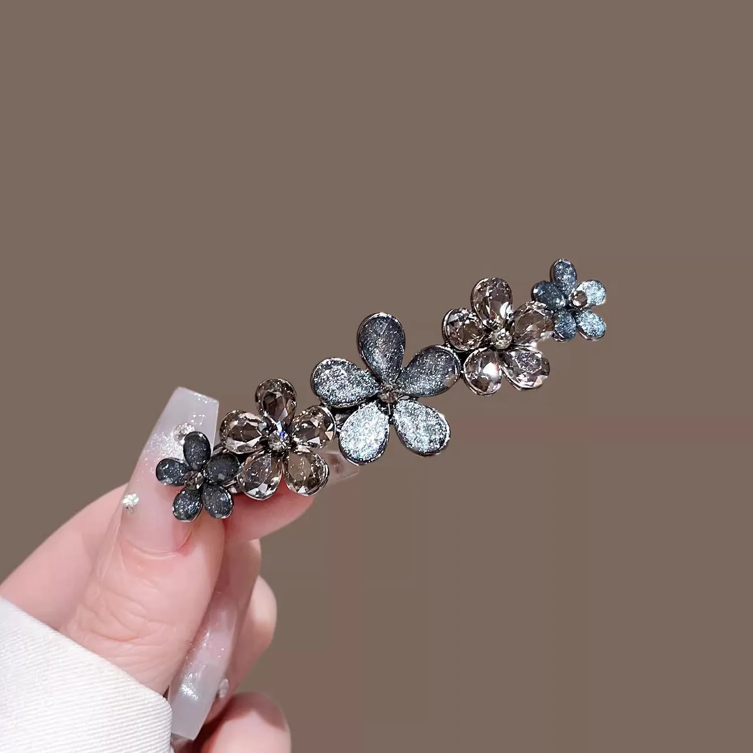 エレガントなクリスタルフラワーヘアピン春クリップハイエンド女 - Tie Bar Clip のレビューと価格
