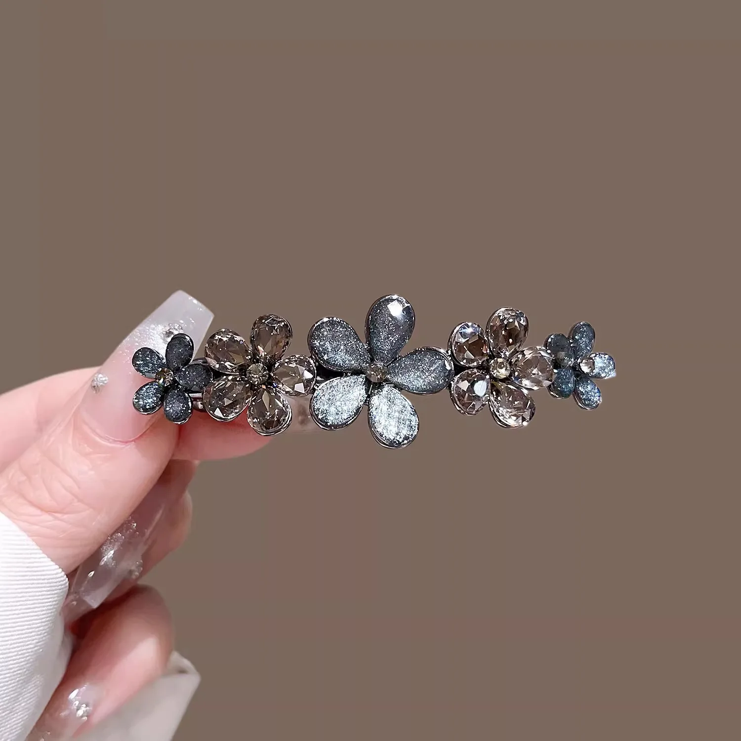 エレガントなクリスタルフラワーヘアピン春クリップハイエンド女 - Tie Bar Clip のレビューと価格